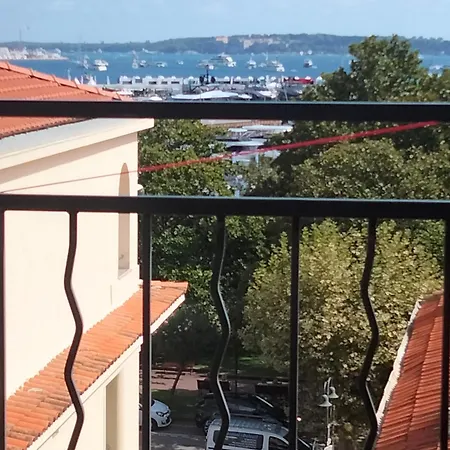 Croisette A 5 Mn De La * 칸느